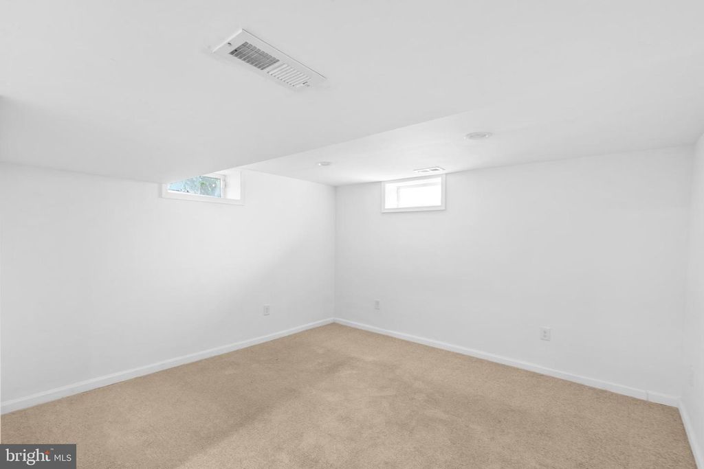 Image 64 of property listing at 5637 HIGH TOR HL, Columbia, MD 21045