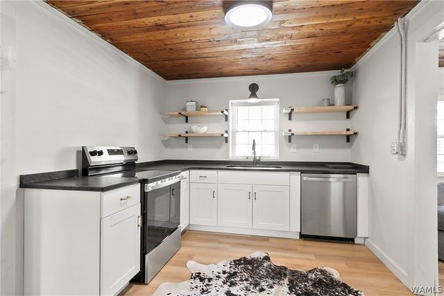 2402 26th, Northport, AL 35476