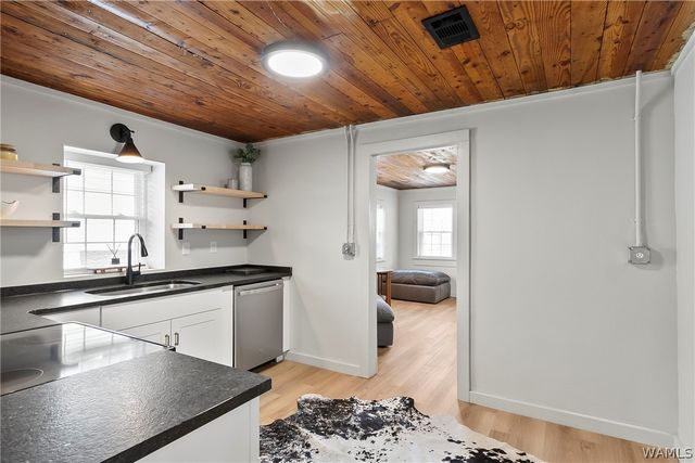 2402 26th, Northport, AL 35476