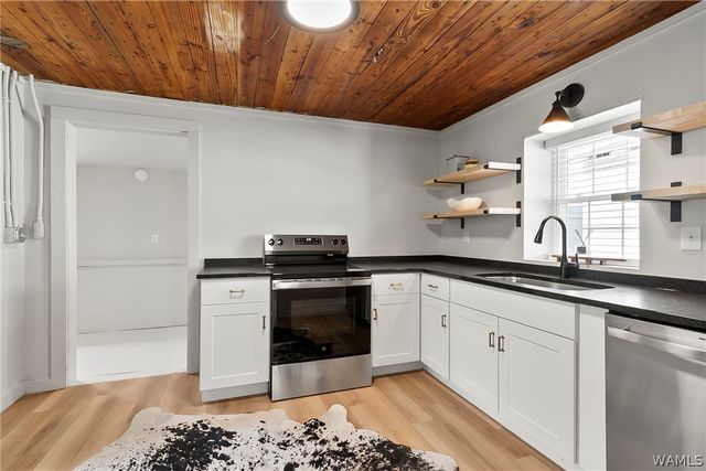 2402 26th, Northport, AL 35476