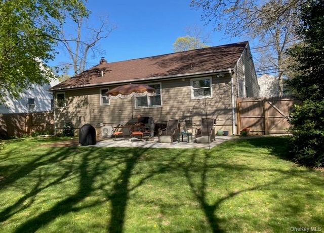 34 Woodhull Road, Huntington, NY 11743