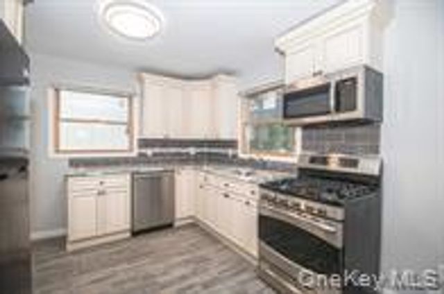 34 Woodhull Road, Huntington, NY 11743