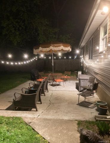 34 Woodhull Road, Huntington, NY 11743