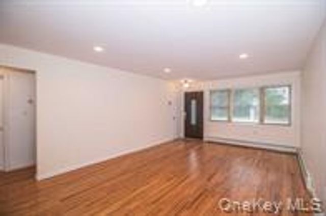 34 Woodhull Road, Huntington, NY 11743