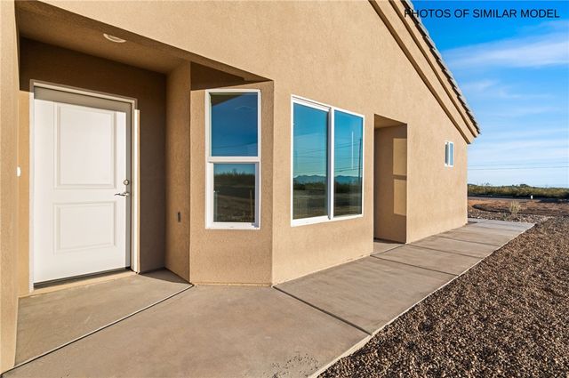 10083 N Larkspur Drive, Kingman, AZ 86401