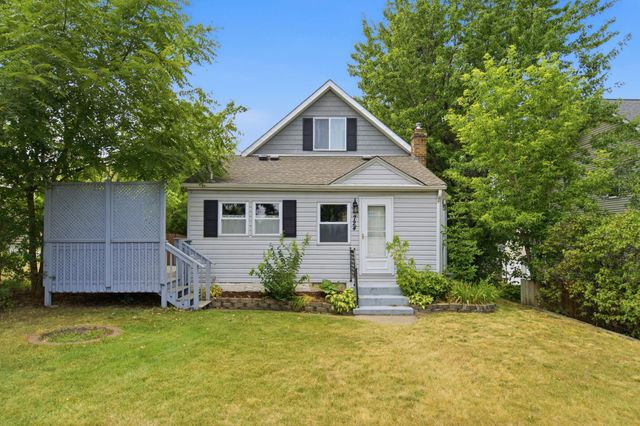 724 1st Avenue NW, New Brighton, MN 55112