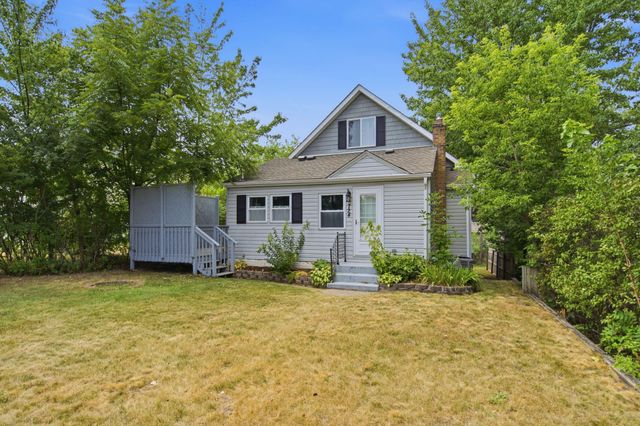 724 1st Avenue NW, New Brighton, MN 55112