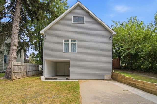 724 1st Avenue NW, New Brighton, MN 55112