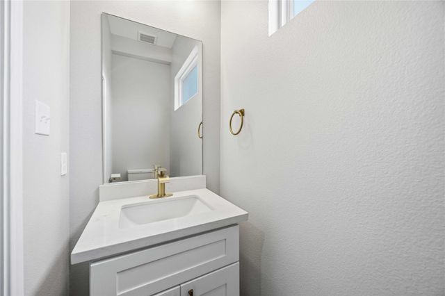 2207 Des Chaumes Street, Houston, TX 77026