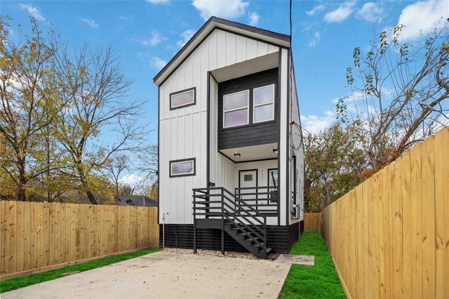 2207 Des Chaumes Street, Houston, TX 77026