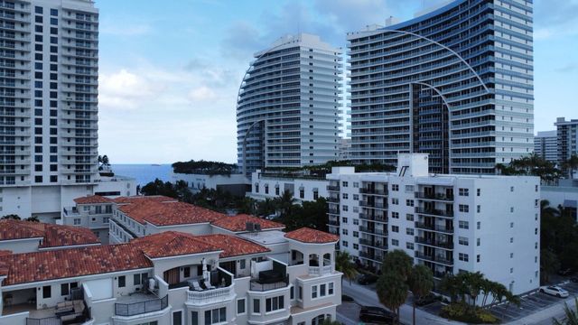 3000 Riomar Street 210, Fort Lauderdale, FL 33304