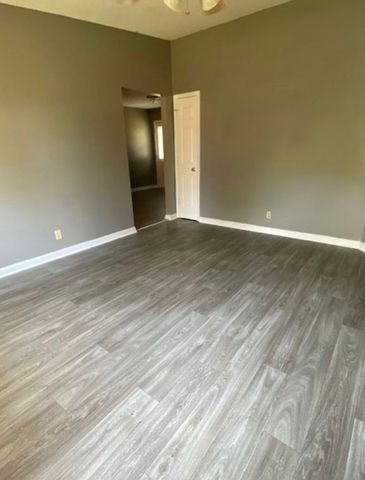 812 Washington Ave, Oak Grove, KY 42262