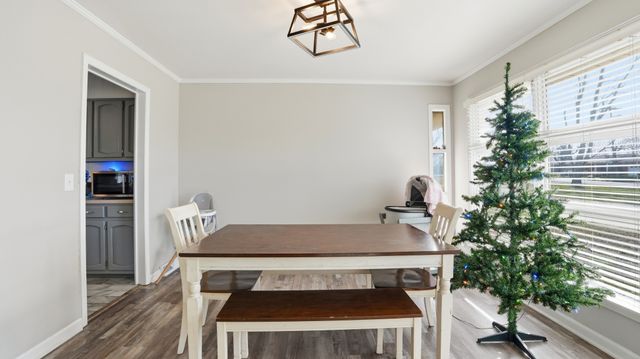 8 Hilltop Rd, Fayetteville, TN 37334