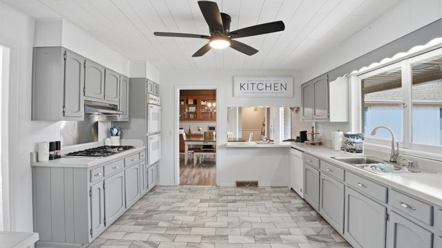 8 Hilltop Rd, Fayetteville, TN 37334