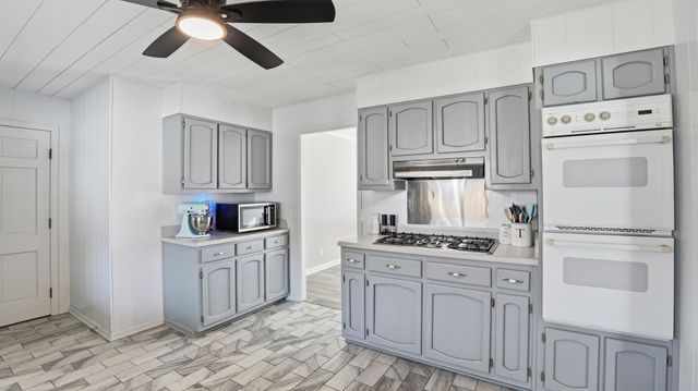 8 Hilltop Rd, Fayetteville, TN 37334