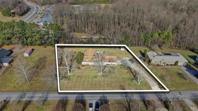 8 Hilltop Rd, Fayetteville, TN 37334