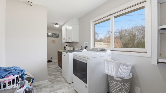 8 Hilltop Rd, Fayetteville, TN 37334