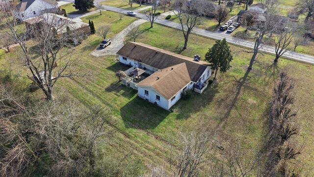 8 Hilltop Rd, Fayetteville, TN 37334