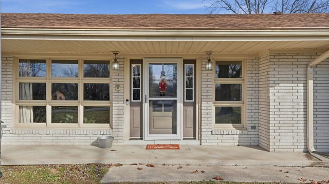 8 Hilltop Rd, Fayetteville, TN 37334