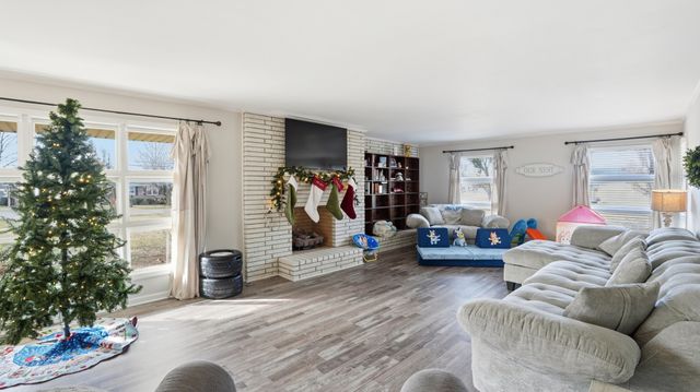 8 Hilltop Rd, Fayetteville, TN 37334