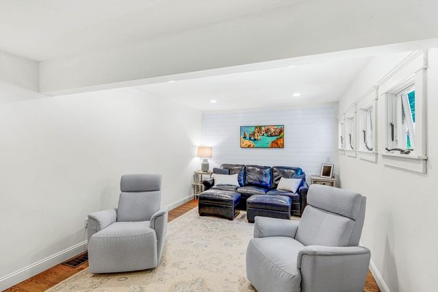 20 Hoyts Ln, Newburyport, MA 01950