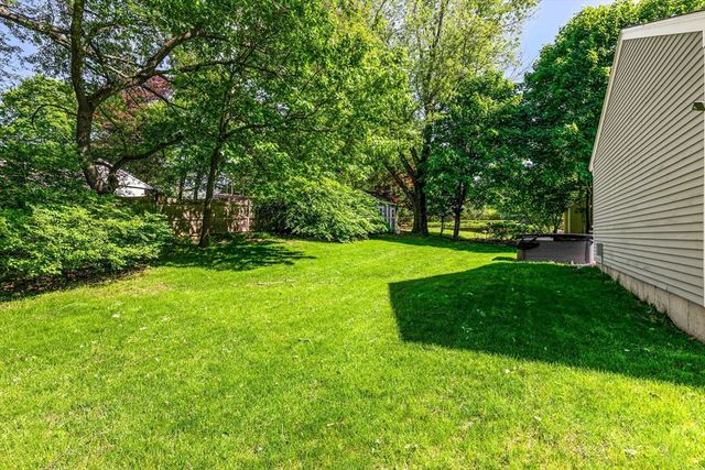 20 Hoyts Ln, Newburyport, MA 01950