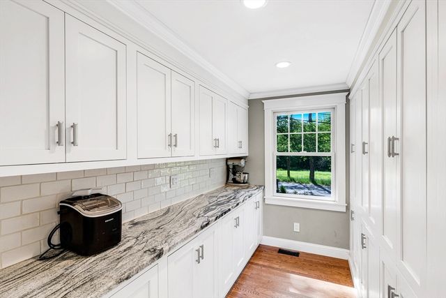 20 Hoyts Ln, Newburyport, MA 01950