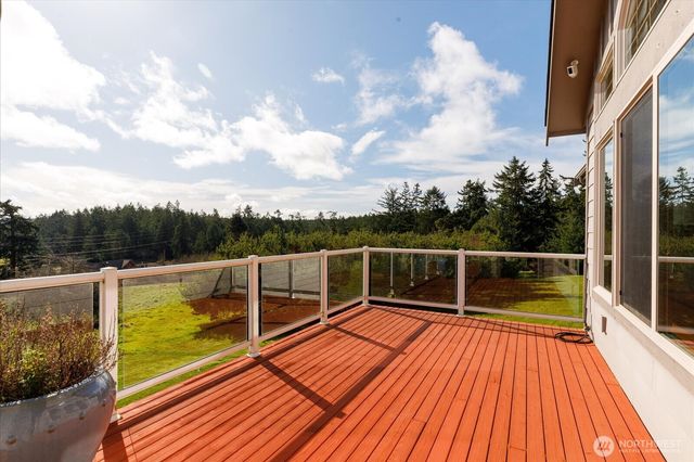 650 Skymeadow Drive, Coupeville, WA 98239