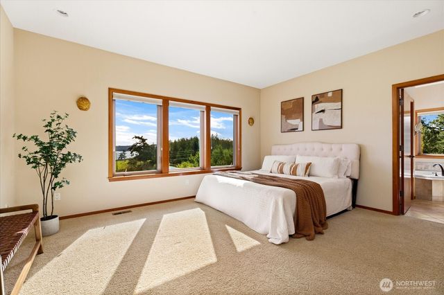 650 Skymeadow Drive, Coupeville, WA 98239