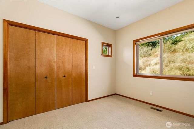 650 Skymeadow Drive, Coupeville, WA 98239