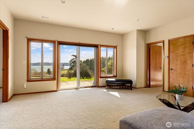 650 Skymeadow Drive, Coupeville, WA 98239