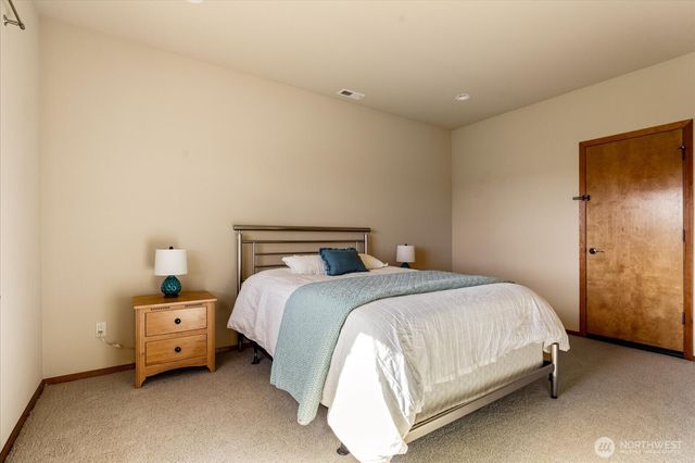 650 Skymeadow Drive, Coupeville, WA 98239