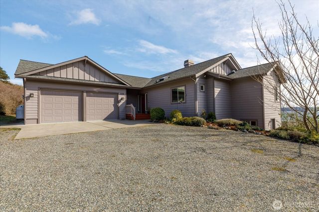 650 Skymeadow Drive, Coupeville, WA 98239