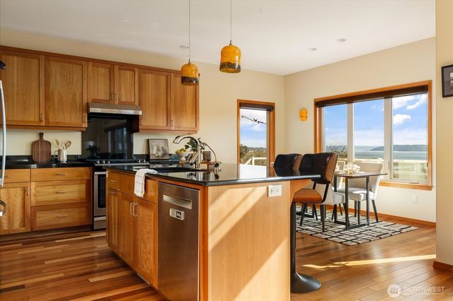 650 Skymeadow Drive, Coupeville, WA 98239