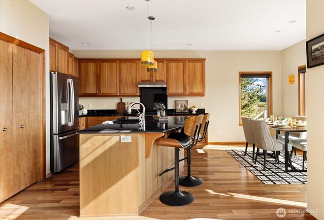 650 Skymeadow Drive, Coupeville, WA 98239