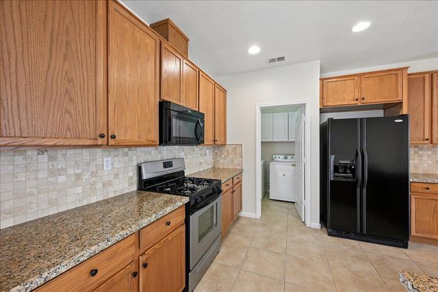 715 Downing Cir, Lincoln, CA 95648