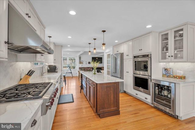 126 ASHFORD RD, Cherry Hill, NJ 08003