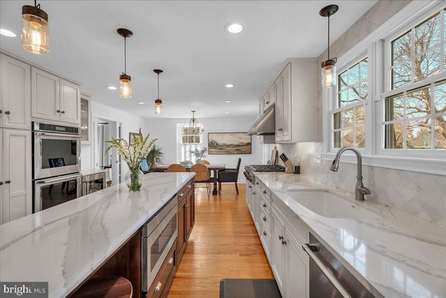 126 ASHFORD RD, Cherry Hill, NJ 08003