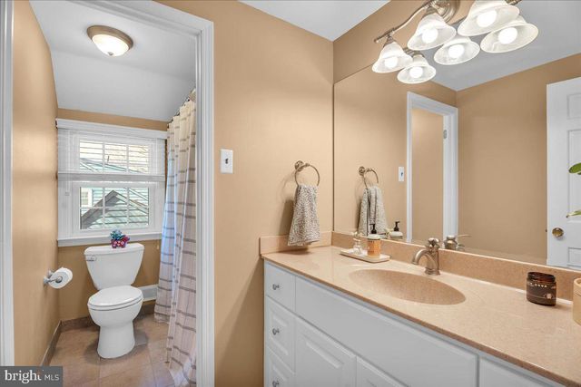 126 ASHFORD RD, Cherry Hill, NJ 08003