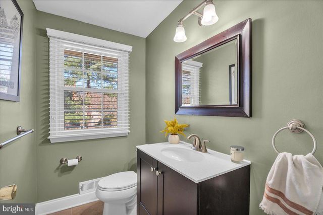 126 ASHFORD RD, Cherry Hill, NJ 08003