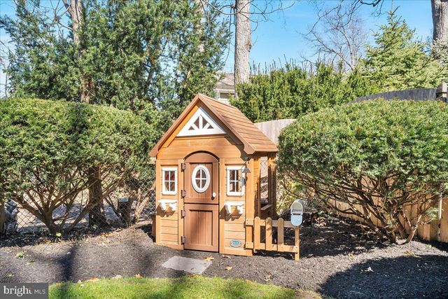 126 ASHFORD RD, Cherry Hill, NJ 08003