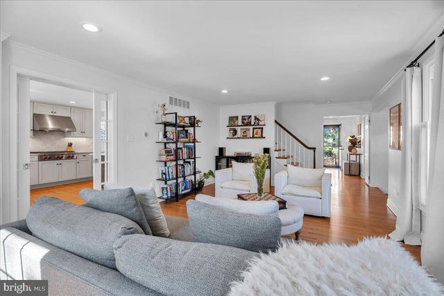 126 ASHFORD RD, Cherry Hill, NJ 08003