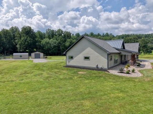 186 Rice Landing Ct., Hayesville, NC 28904