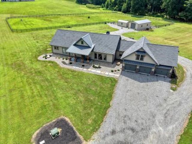 186 Rice Landing Ct., Hayesville, NC 28904