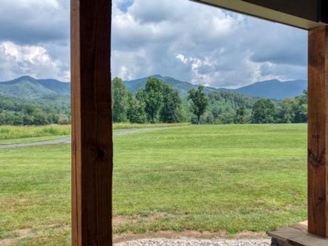 186 Rice Landing Ct., Hayesville, NC 28904