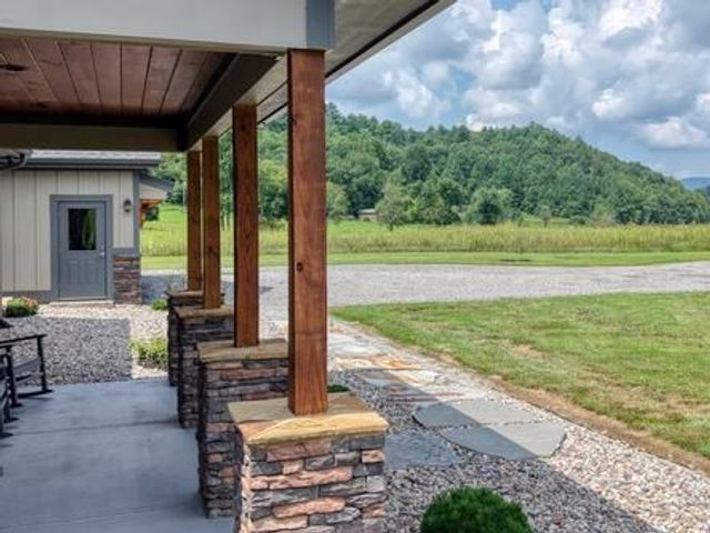 186 Rice Landing Ct., Hayesville, NC 28904