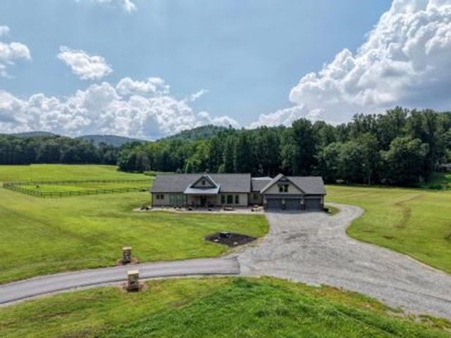 186 Rice Landing Ct., Hayesville, NC 28904
