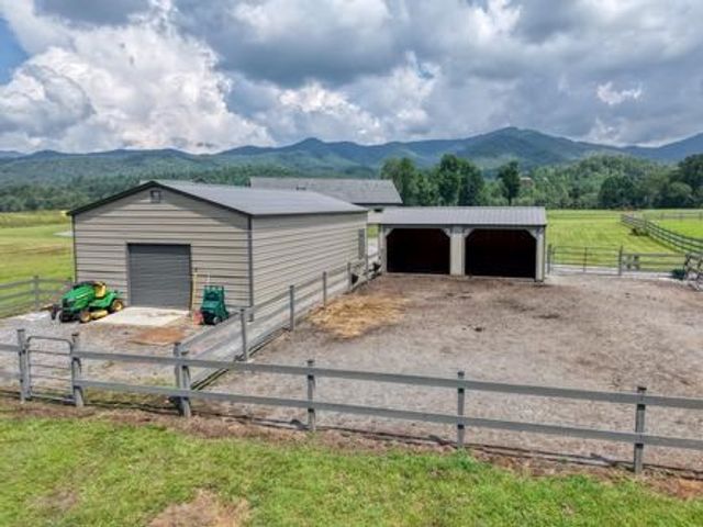 186 Rice Landing Ct., Hayesville, NC 28904