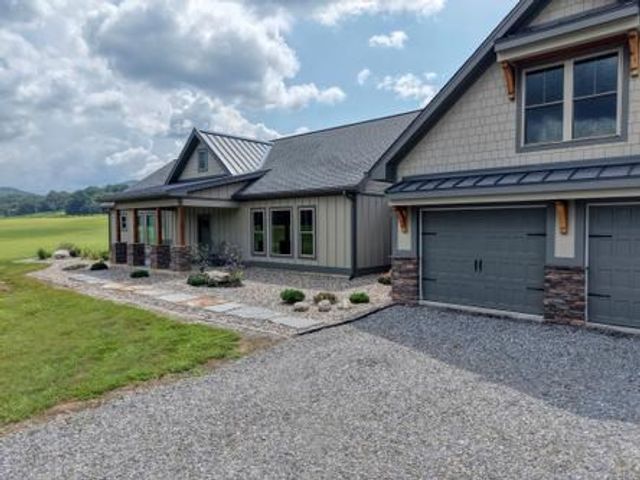 186 Rice Landing Ct., Hayesville, NC 28904