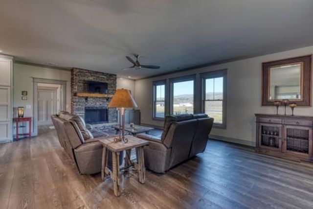 186 Rice Landing Ct., Hayesville, NC 28904
